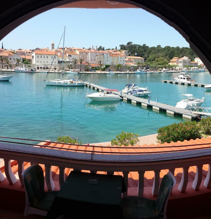 Vila "Mare" Banjol Exterior foto